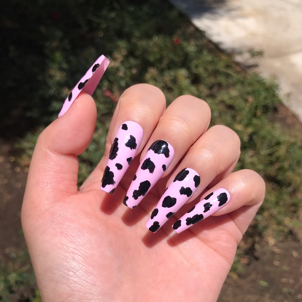 Pink cow print press ons